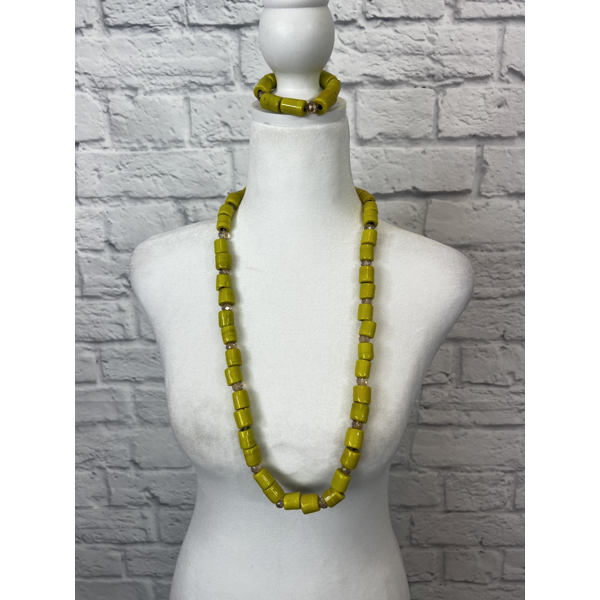 African cultural neck beads with bracelet