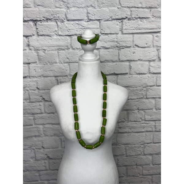 African cultural neck beads with bracelet
