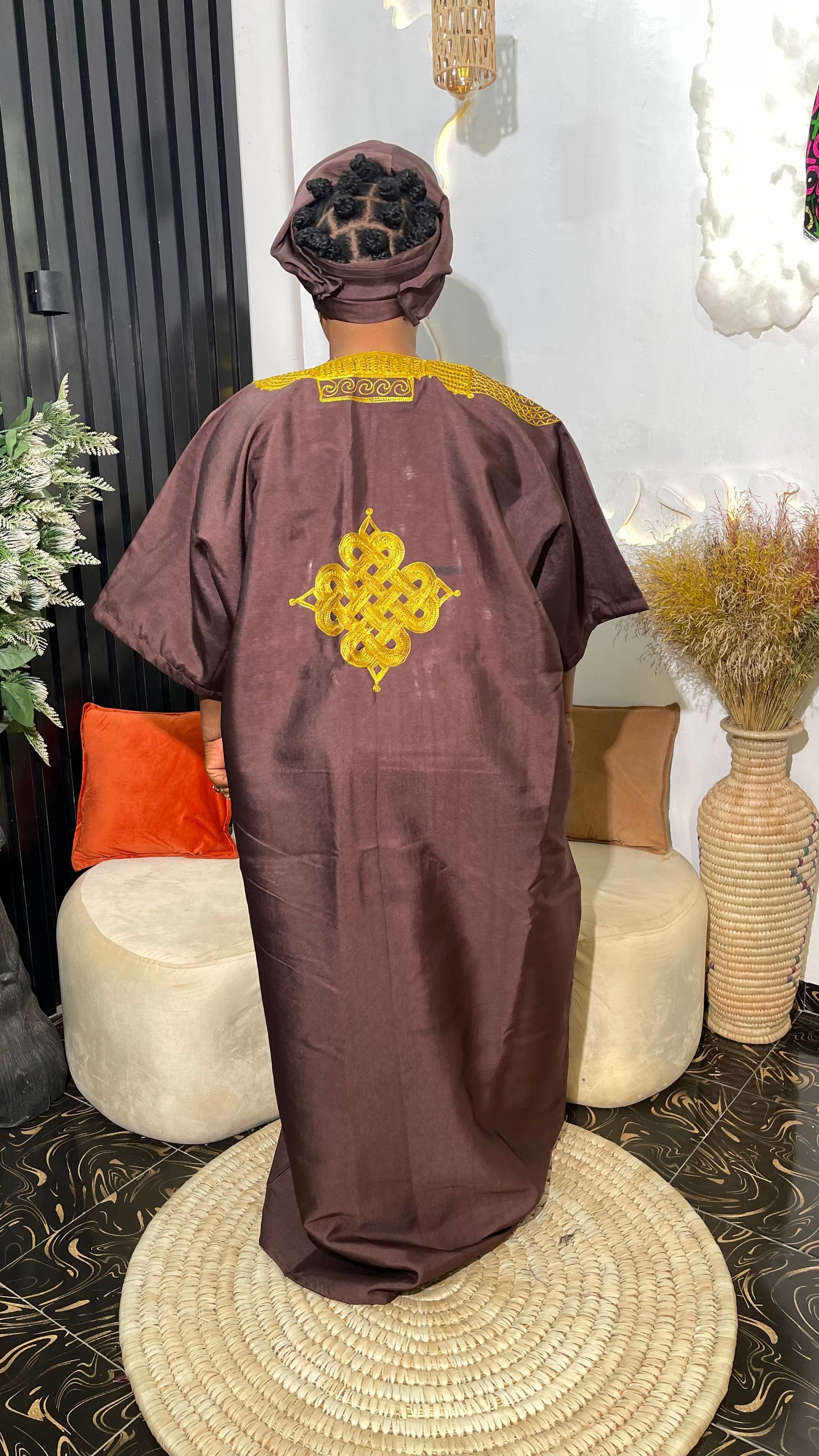 Abigail Elegant kaftan dress with embroidery in brown