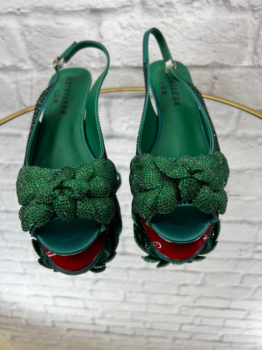 Green women fashion shoe