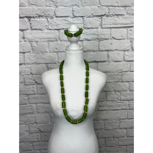 African cultural neck beads with bracelet